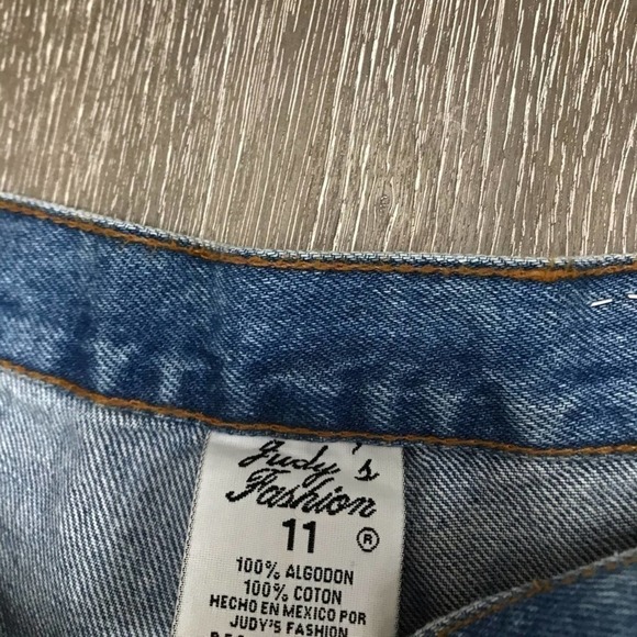 Judy’s Fashion, Medium Wash Flare Leg Jeans - Picture 6 of 6